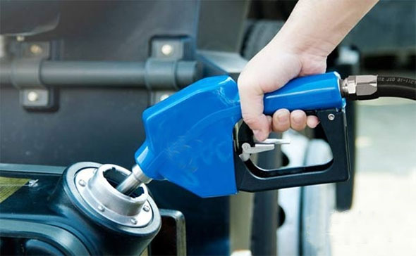 車用(yòng)尿素加注(zhu)時需防雜(za)質防溢出(chu)