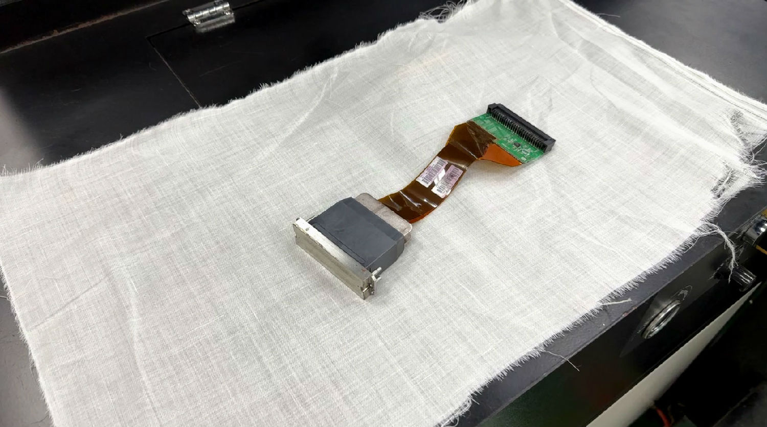 影響數(shu)碼印花機打印精(jīng)度的8個因素