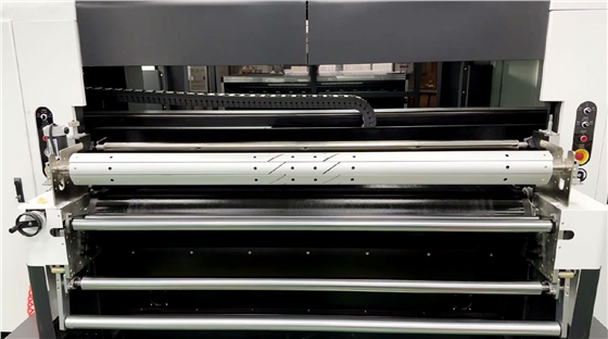 數碼(ma)印花機防(fáng)高溫的保(bao)養技巧